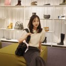 앤아더스토리즈 가방 리본백 나노 새틴 보우백 가디건 추천 &amp; Other Stories IFC몰 매장