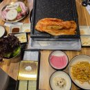 돈벼락김치삼겹살 이미지