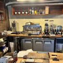 댕댕플레이트 | [압구정 에스프레소바]맥코이 신사 - 산장컨셉의 조용한 카페 feat. 신메뉴 말차라떼