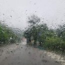 비 오는 날의 회상 이미지