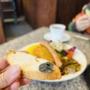 퍼스트온 | [기장] 기장 브런치 맛집 모닝베어, 블랙퍼스트와 라자냐 즐기고 온 후기