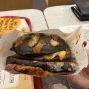 인성빌딩 | 롯데리아 번트비프버거 후기 🍔 삐딱한천재 콜라보 신메뉴 먹어봄