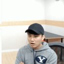 [유로파리그] 맨유 상대로 레알 소시에다드 뽑히자 박장대소하는 번개맨.gif 이미지