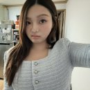 그녀는 행복하다
