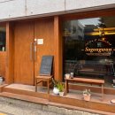 영통 카페 소공원 | 차분한 우드톤의 책읽기 좋은 감성 카페 소공원 후기