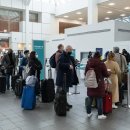 Millions stranded as US airlines cut Christmas eve flights amid Omicron 이미지