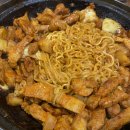 꿀꿀이와닭갈비 이미지