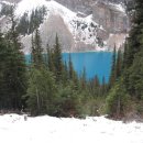 산 위에 호수 이미지