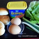 샌드위치와 런치메뉴 이미지