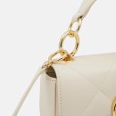 메트로시티 여성 이미지