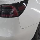 국제자동차공업사 | 테슬라 모델3 휀다하단·범퍼 벽 접촉 판금도색 복원 후기 흰색 화이트펄ppsw