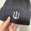 [베루툼 모자 쇼핑몰]울 비니 시그니처 삼지창 비니 챠콜 착샷후기 HW-BN018: Trident Beanie | Charcoal