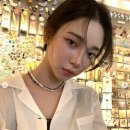CG도 울고 갈 'AI 비주얼'…카리나, 슬림핏 데님으로 드러낸 '리얼 S라인' 현실을 비현실로 이미지