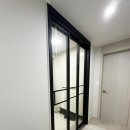울산 매곡 에듀파크 에일린의 뜰 블랙 프레임의 초슬림 중문