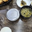 엄마의 김치찌개 밥상 이미지