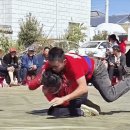 팔 힘 좋음 이미지