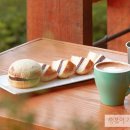 아침에 빵 굽는 마을 이미지