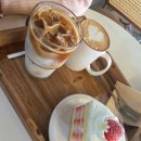 영수농장 | 신창동커피 부산남포점 | 딸기케이크 맛있는 카페