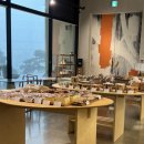 멍빵 | 만에 다시 찾은 '카페THEE(카페디)'에서 우중카페 감성 느끼기 (++ 소금빵 후기 / 1층 숲멍물멍 자리 추천)