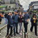 두손모아 반딧불이 | 철길 위에서 아슬아슬 소원 이뤄지게 두손모아 하늘높이 대만여행 후기