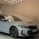 화이트리본 | BMW 출고 리본 맞춤제작｜화이트&amp;블랙 투톤 까멜리아 대형 리본 제작 후기