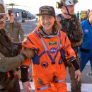 Poetic Mom 이미지