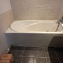 반포현대동궁아파트 | 현대동궁아파트 욕조 교체 후기: 30년 구축 아파트 매립형 욕조, 이렇게 깔끔하게 바뀌었어요!