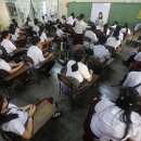 필리핀 코로나19 재 유행 대비- 학교에서 마스크 착용 강력히 권장 이미지
