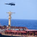 인도 해군, 소말리아 해적에게 납치된 '루엔' 구출 이미지