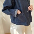 11545-03-32-61 | [미샵] 4050 여성 출근룩 고민, 헤이즐 체형 커버 셀비지 하이넥 데님 자켓으로 해결하세요