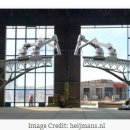 세계최초로 3D프린팅기술을 이용한 교량(bridge)건설은 건축사의 새로운 장을 가져다주다. 이미지