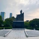 여의도공원 3번출입구 앞 이미지