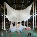 Ernesto Neto_ 매다는 조각 _거대 비정형 생명체 : 글_ 이명환 CAAP대표 이미지