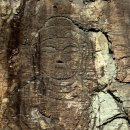 함안 방어산 마애약사여래삼존입상 이미지