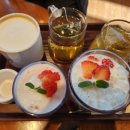 커피빈교대점 | 서울 카페_커피빈 교대법원점 - 카공하기 좋은 커피빈에서 상큼한 딸기라떼 먹은 후기!