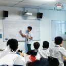 Over 32 students from Years 10-13 joined Daryl&#39;s first Maths session 이미지