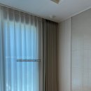 양덕동257 | 창원 진해 자은 프라임 24평 도톰 쉬폰커튼과 세미암막커튼 조합으로 거실 분위기 완성하기