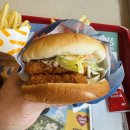 337치킨 | 롯데리아 착한점심 리아사각새우더블 치킨버거 세트 후기🍔 말차아이스샷 포켓몬마그넷 리아런치 리아...