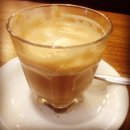 플랫화이트(flat white) 이미지