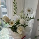 부흥지구대(부개로2) | 플라워바이봄 화이트 투명 패킹🤍 생일축하 꽃다발, 부개역 부천 송내 상동 일신동 갈산동 삼산동 꽃배달...