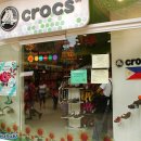 보라카이 슬리퍼 전문점 "CROCS" 이미지