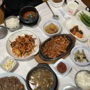 청암마을 | 예산 스플라스리솜 한정식 맛집 청암회관 우렁쌈밥정식 후기[우렁쌈장+제육볶음+우렁초무침+쌈채소]