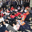 해머, 전기톱, 쇠사슬 동원한 ‘공성전’도…‘K-동물국회’ 흑역사 이미지