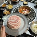 꼭꼭씹어라 | [상주]푸짐한 기본 반찬과 노포 느낌 가득한 냉동 꽃 삼겹살 “꼭꼭 씹어라”