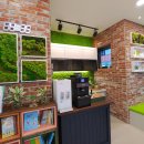 완주군 치매안심센터 | 완주군 치매안심센터, 조명과 액자 세트 활용한 산뜻한 모스월아트 설치