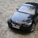 BMW E60 M5 (블랙 사파이어, BMW 딜러에디션)야외 촬영. 이미지