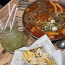 대구 동성로떡볶이 &#39;청년다방&#39; 불향 차돌떡볶이 버터갈릭감자튀김