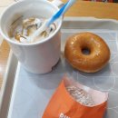 저녁 먹고 배고파서 먹은 도넛&커피 이미지