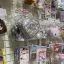 Q대를넘어서 | 수지구청에서 찾아낸 세번째 소품샵｜비올때 간식먹고 2차로 돌기 좋은 모에상점 후기