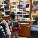 현대신촌뉴발란스 | 삼형제 엄마의 현실 초등 입학 준비 - 직접 메보고 산 현대백화점 신촌점 MLB 남아 책가방 후기